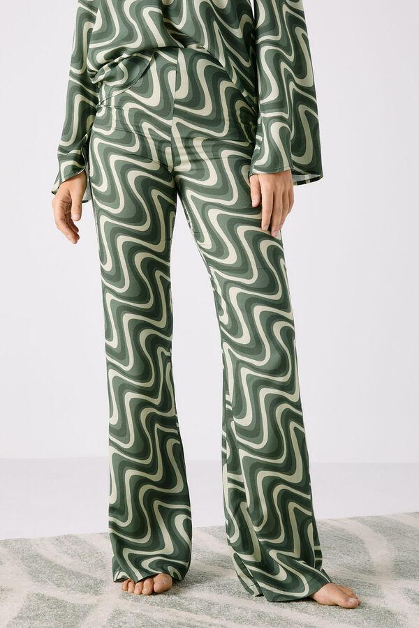 Pantalones largos con estampado en color verde  (29,99 euros)