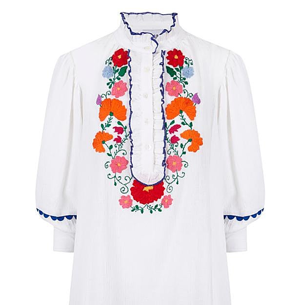 Imagen principal - Los detalles del look de Eugenia Martínez de Irujo.