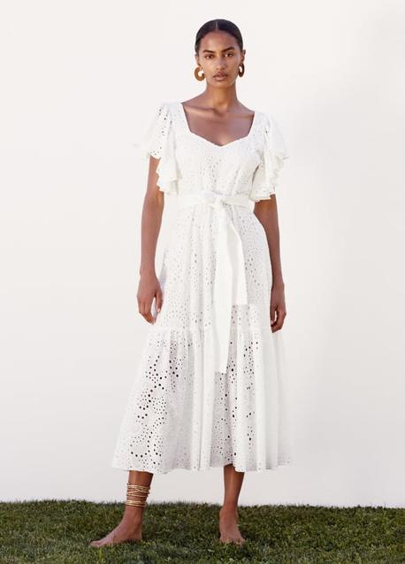 Imagen - Un vestido blanco de encaje de Zara.