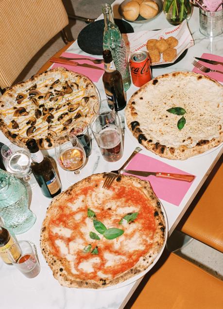 Imagen - La mesa de Napoli Gang, lista para disfrutarse. /NAPOLI GANG