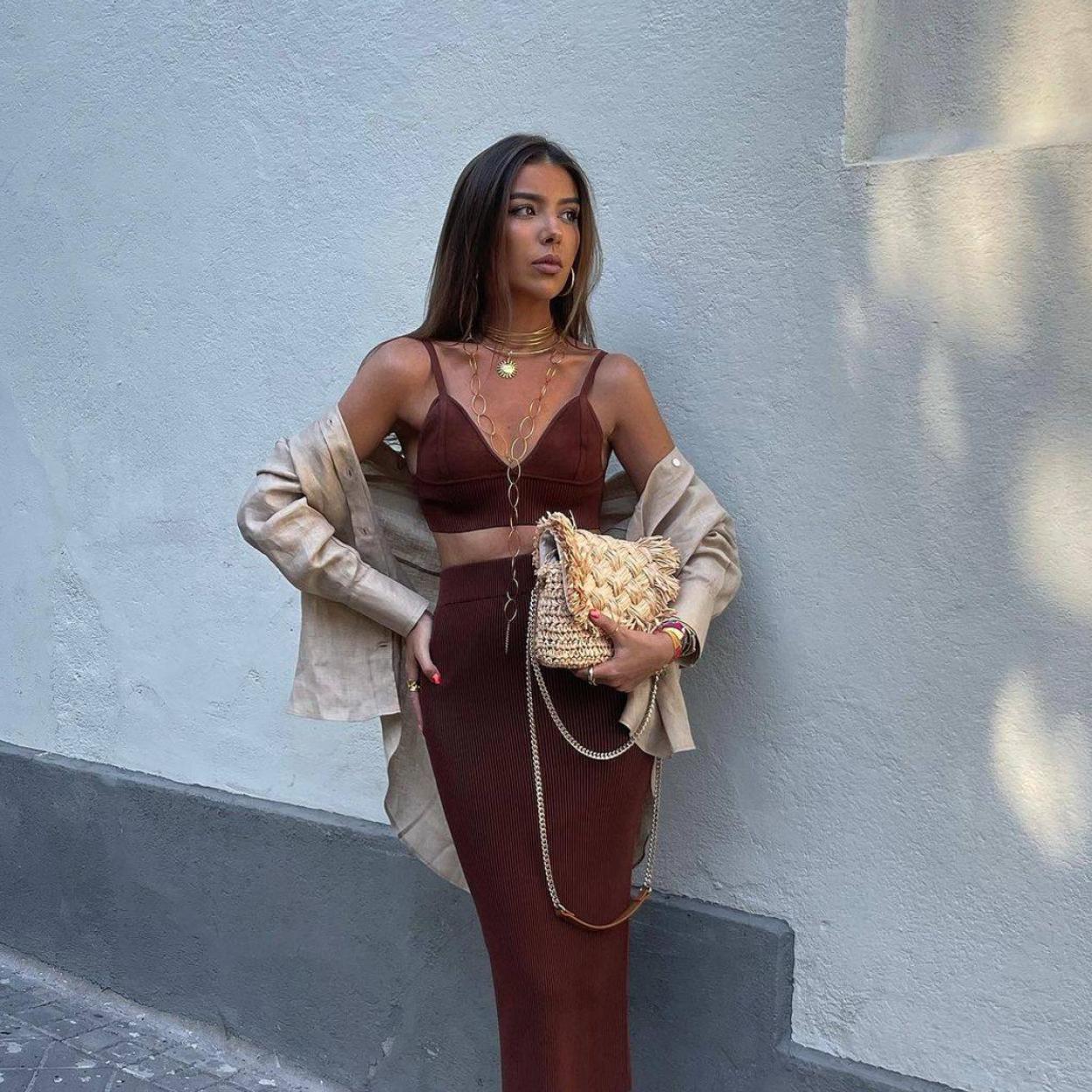 Pincha en la foto para ver vestidos de punto y conjuntos de crochet que se convertirán en las prendas comodín de tu armario de verano