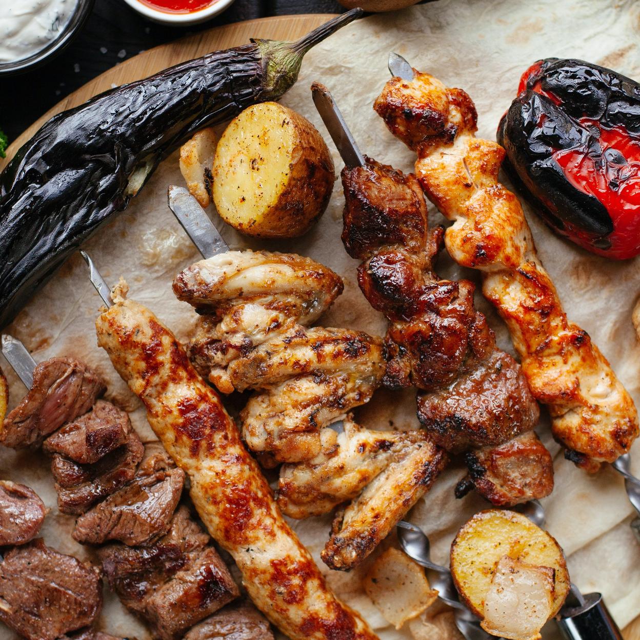 Tenemos los trucos que necesitas para ser la reina de las barbacoas este verano. 