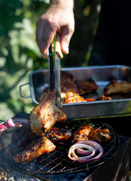 Imagen - Entrantes primero, pollo después y por último, hamburguesas y chuletas. Z Grills Australia /UNSPLASH