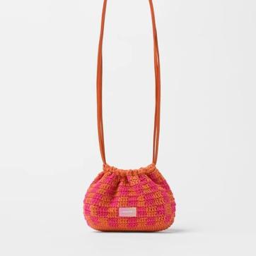 Imagen secundaria 1 - Estos bolsos le darán un toque alegre a todos tus conjuntos