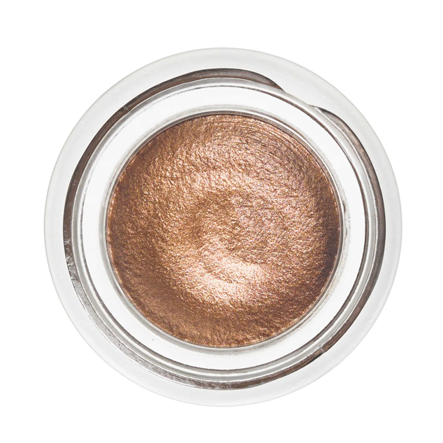 En su versión más nocturna, pero que se puede usar en cualquier rostro. Así es la sombra de ojos de Charlotte Tilbury. Provoca un efecto refrescante sobre una mirada cansada y con su Vitamina E protege de factores externos. Precio: 27,99 €. 