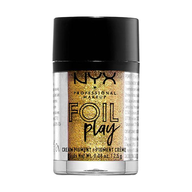 Mejora tu mirada con una selección de 12 tonos intensos, gracias a NYX. Desde el oro viejo hasta el verde bosque y el rojo oxidado. Además, se mezclan fácilmente y crean acabados metálicos altamente pigmentados con facilidad. Precio: 7,90 €. 