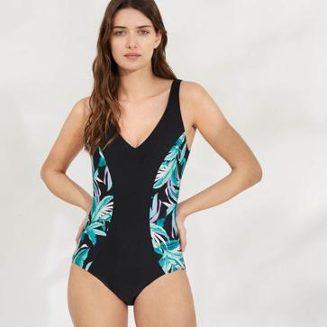 Imagen secundaria 1 - Hemos encontrado el bañador que más estiliza y que hace tipazo a cualquiera: afina la cintura y sienta de maravilla