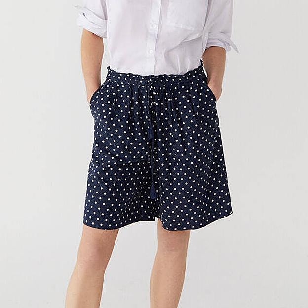 Imagen principal - Ahora puedes comprar rebajadas estas bermudas