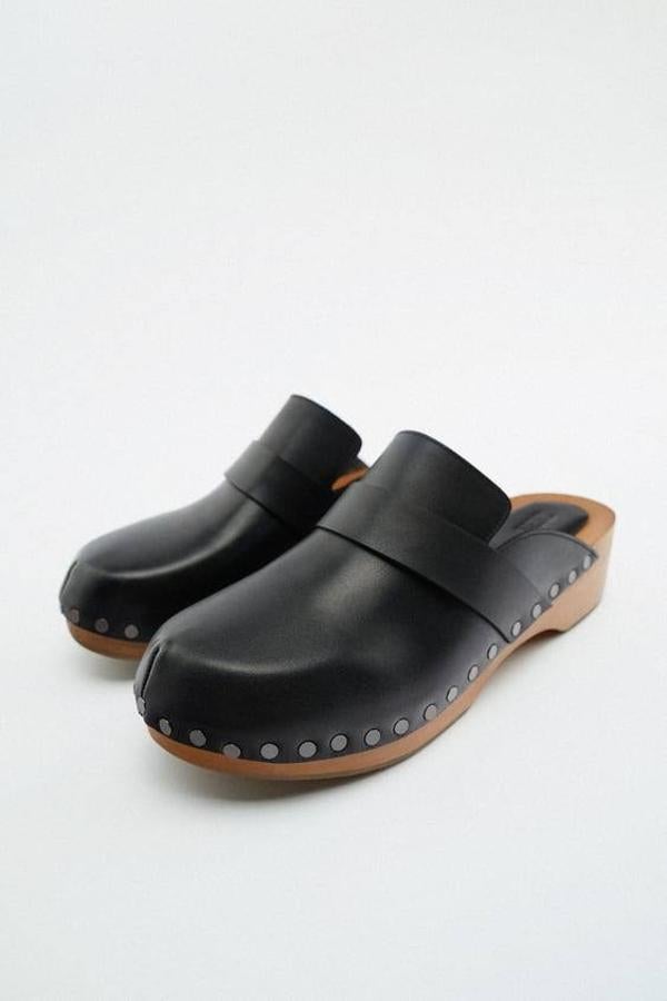 Zara también nos trae este modelo de piel en color negro