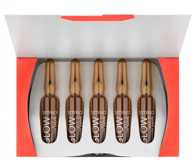 En formato de cinco ampollas, Glow Vitamin C Power Shots cuenta con una alta concentración en vitamina C para conseguir una tez iluminada, resplandeciente y con un aspecto fresco. El ácido hialurónico presente en la ampollas rellenará la piel proporcionándole nutrición. Su fórmula es vegana. (7,99 euros)