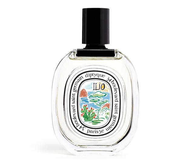 Pensada tanto para hombres como para mujeres, esta fragancia floral afrutada destaca por su aroma a iris. Un homenaje al Mediterráneo, a su costa y a la naturaleza que la rodea, que cuenta también con una versión específica para perfumar el cabello. (118 euros).