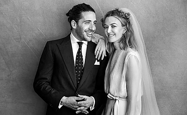 Carlos Torretta y Marta Ortega se casaron en 2018, en una ceremonia civil que no impidió un espectacular vestido de Valentino. 