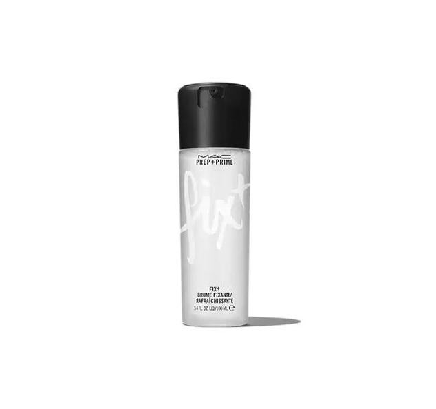 Este  spray  refresca y reconforta la piel, mejora la apariencia y alarga la duración del maquillaje. Está formulado con té verde, manzanilla y pepino para aliviar la tez, reducir las rojeces, unificar el tono, alisa la textura y aumentar la elasticidad. También obtienen una mayor firmeza, hidratación y protección antioxidante. Crea un velo satinado revitalizador y rejuvenecedor que deja la piel preciosa incluso si maquillaje. Y, sella durante 12 horas.