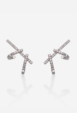 Imagen secundaria 2 - El favorecedor vestido camisero estampado de la reina Letizia que puedes copiar en Lefties por menos de 20 euros y triunfar este verano