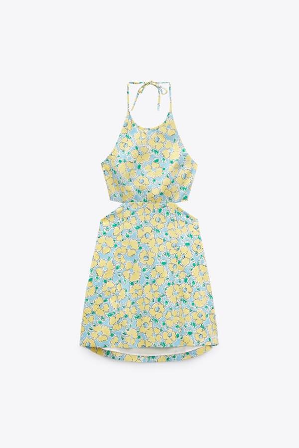 Vestido de flores con diseño cut out. Rebajado de 25,95 euros a 15,99 euros.