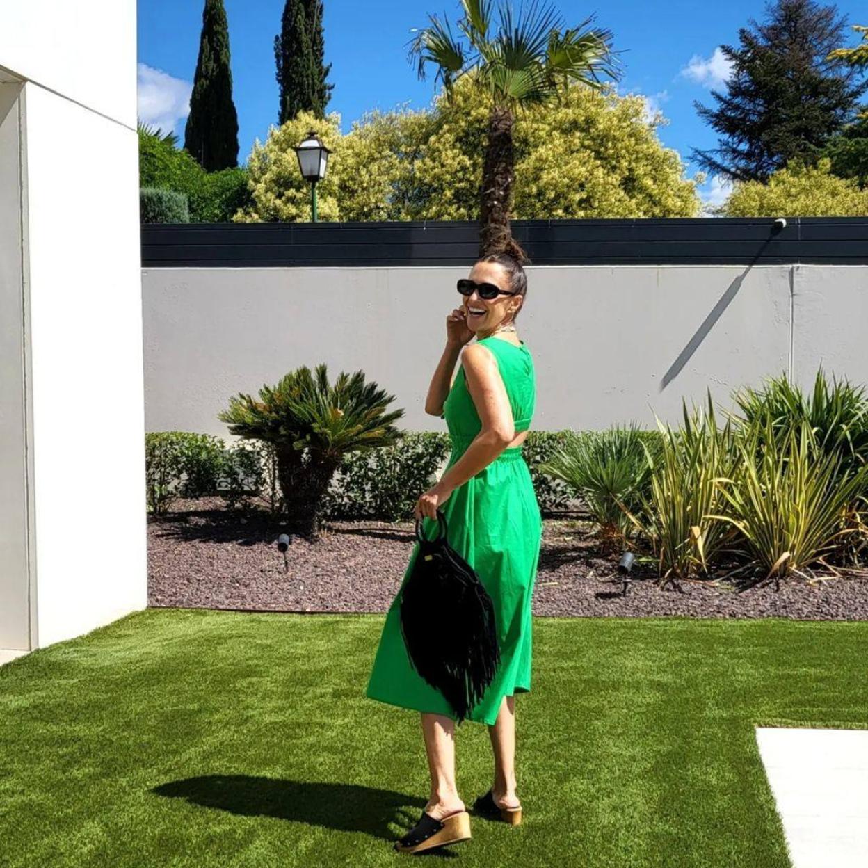 Pincha en la foto para ver maxi vestidos, la prenda más cómoda y favorecedora favorita de las influencers para el verano