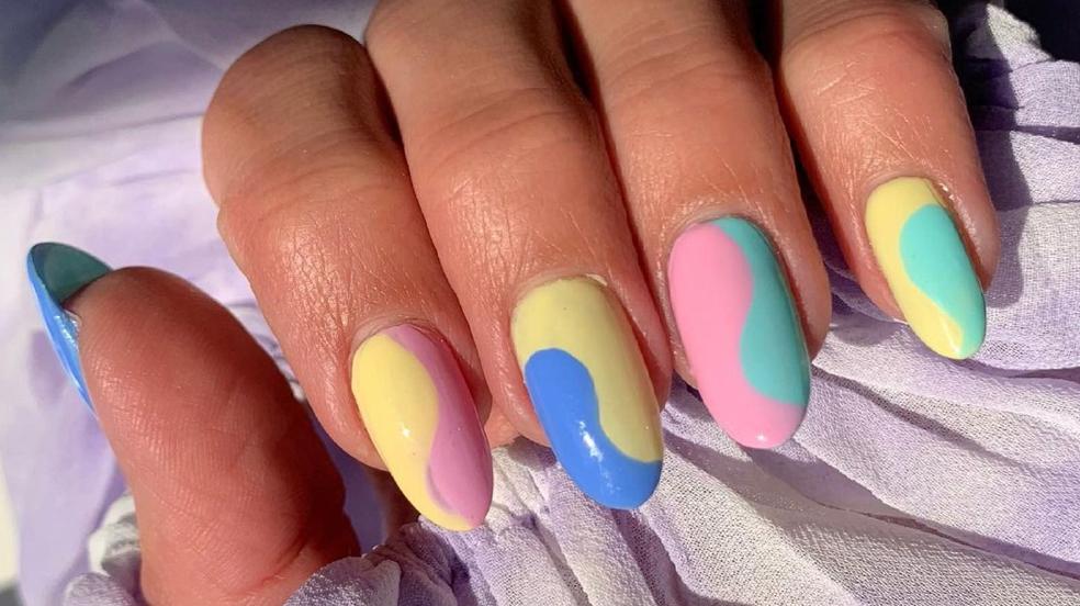Los esmaltes de uñas que necesitas para resaltar tu moreno este verano