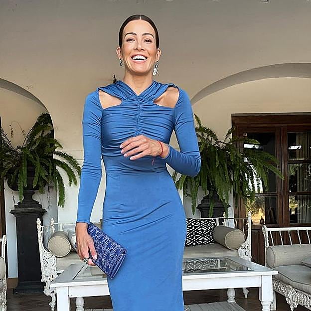 Virginia Troconis se viste de Vicky Martín Berrocal con el vestido de invitada más favorecedor