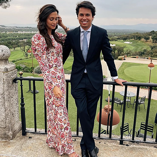 La boda de Álvaro Castillejo, el primo favorito de Tamara, saca del armario a los Preysler de Sotogrande: millonarios, golfistas y residentes en la urbanización mas lujosa de Europa