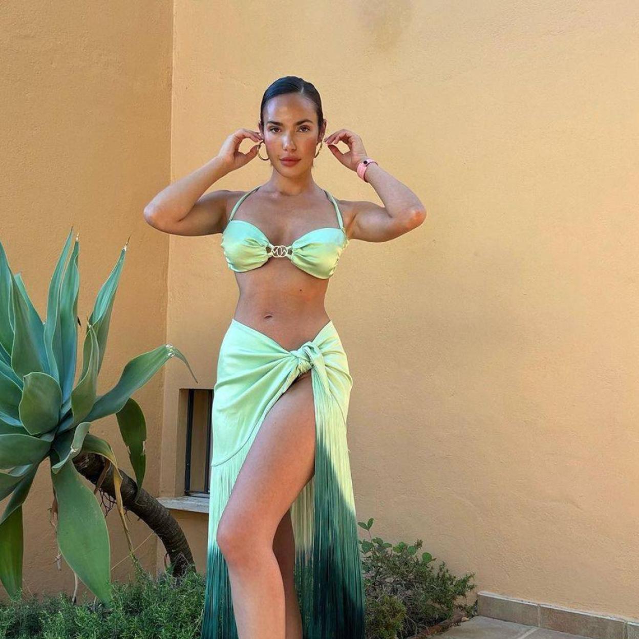 Pincha en la foto para ver las faldas pareo que más estilizan y las claves para verte favorecida