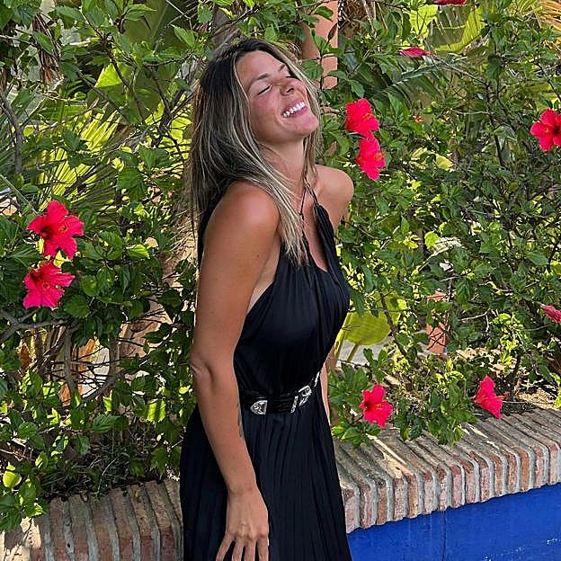 El vestido de punto y lentejuelas de edición limitada de Zara que se ha hecho viral porque es cómodo, elegante y sienta bien a todo tipo de cuerpos