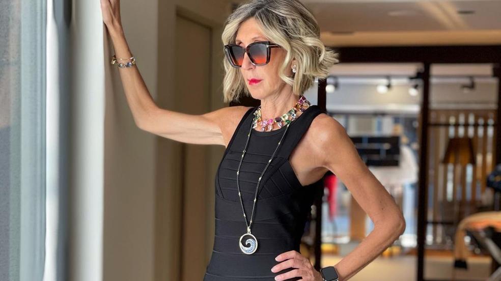 Vestidos negros que rejuvenecen y estilizan al instante