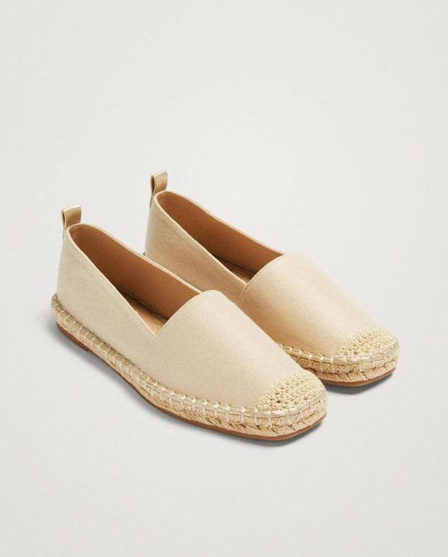 Estas alpargatas de Parfois en color dorado tienen un diseño básico con la punta redondeada.