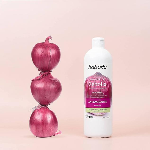 El Champú de Cebolla de Babaria estimula el crecimiento capilar y protege el color del cabello.  Cómpralo aquí