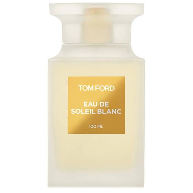 Eau De Soleil Blanc de Tom Ford se inspira en las islas privadas remotas donde todo el año es verano y la esencia de sus playas es radiante, fresca, vibrante, cálida y adictiva. Tiene notas de ámbar y la vivacidad de los cítricos, mezclada con la pureza de las frutas frescas que crean un perfume tan embriagador como estos entornos paradisiacos. Cómpralo aquí