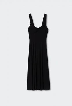 Imagen secundaria 2 - El vestido negro de corte midi más favorecedor de la temporada cuesta menos de 40 euros y sienta bien a todas