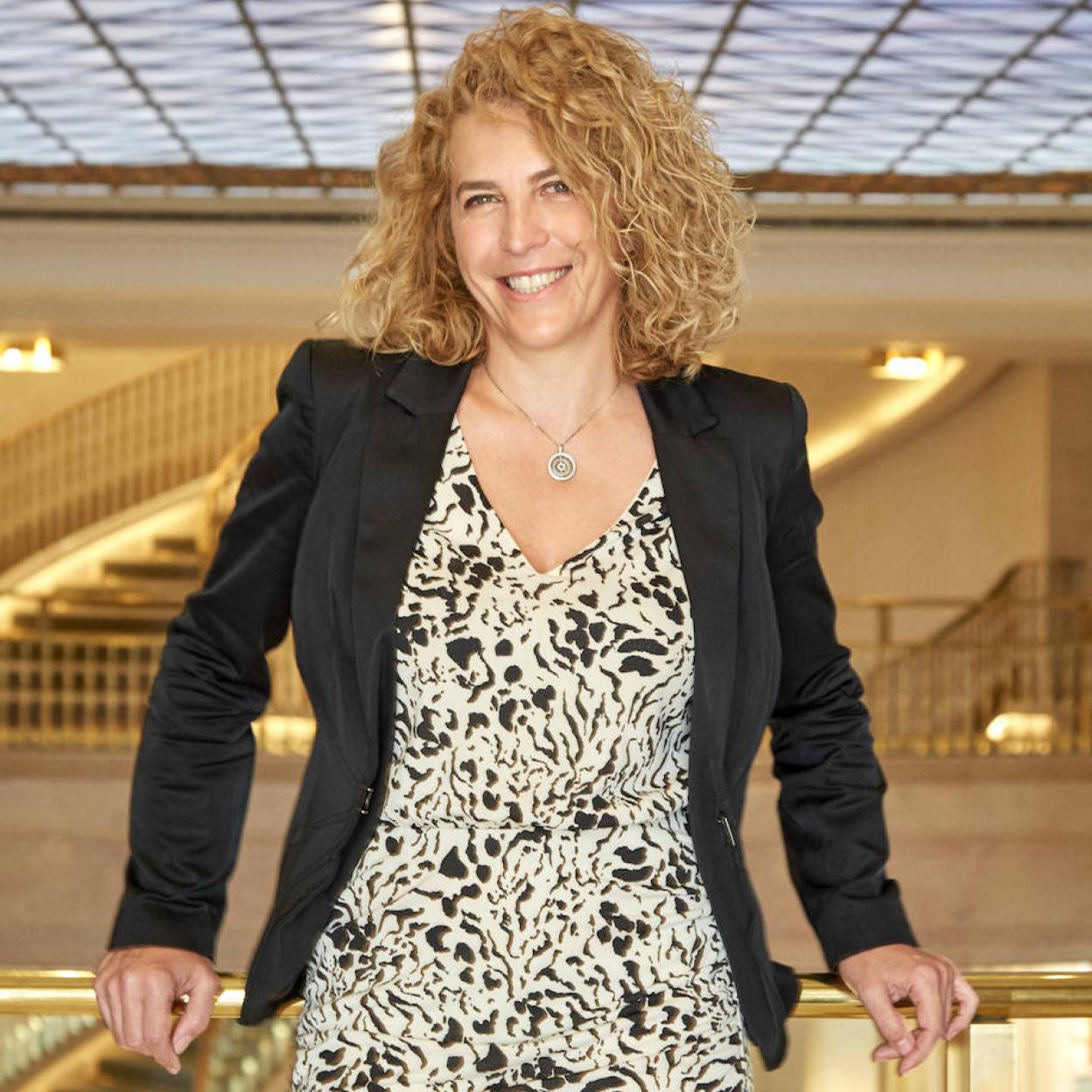 Emma Gómez posa en el Centro Canalejas. 