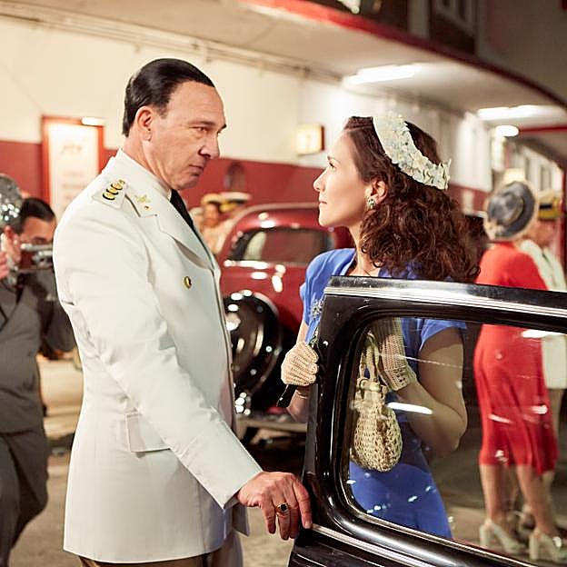 Dario Grandinetti y Natalia Oreiro en una imagen de Santa Evita.