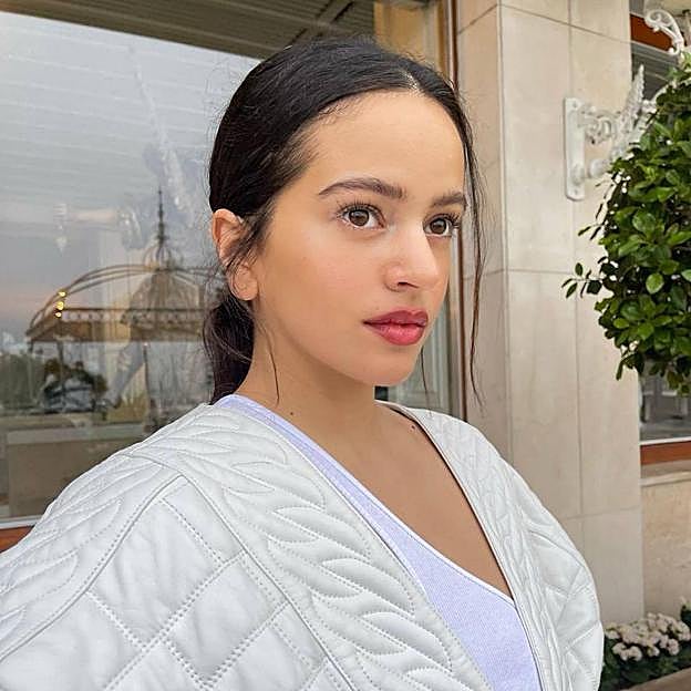 Este contorno de ojos refrescante y superventas se ha hecho viral porque rejuvenece la mirada y lo usan las famosas