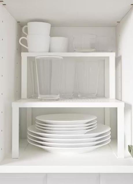 Imagen - Un estante perfecto para colocar dentro de los armarios y conseguir un plus de orden.