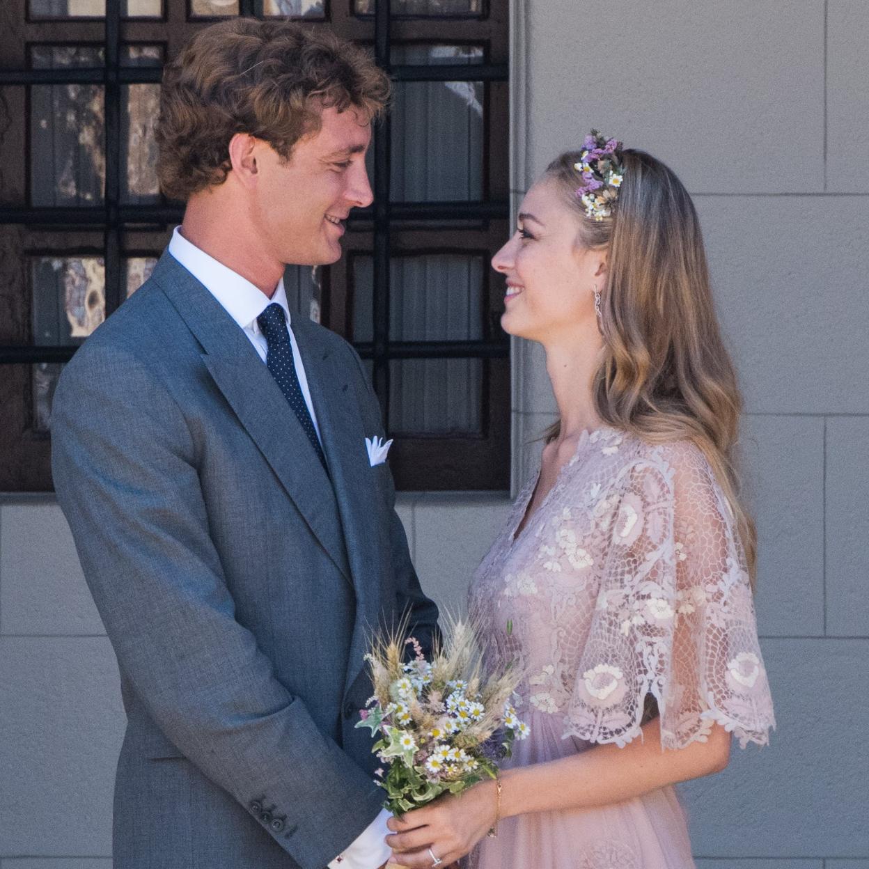 Beatrice Borromeo y Pierre Casiraghi el día de su boda civil en Mónaco
