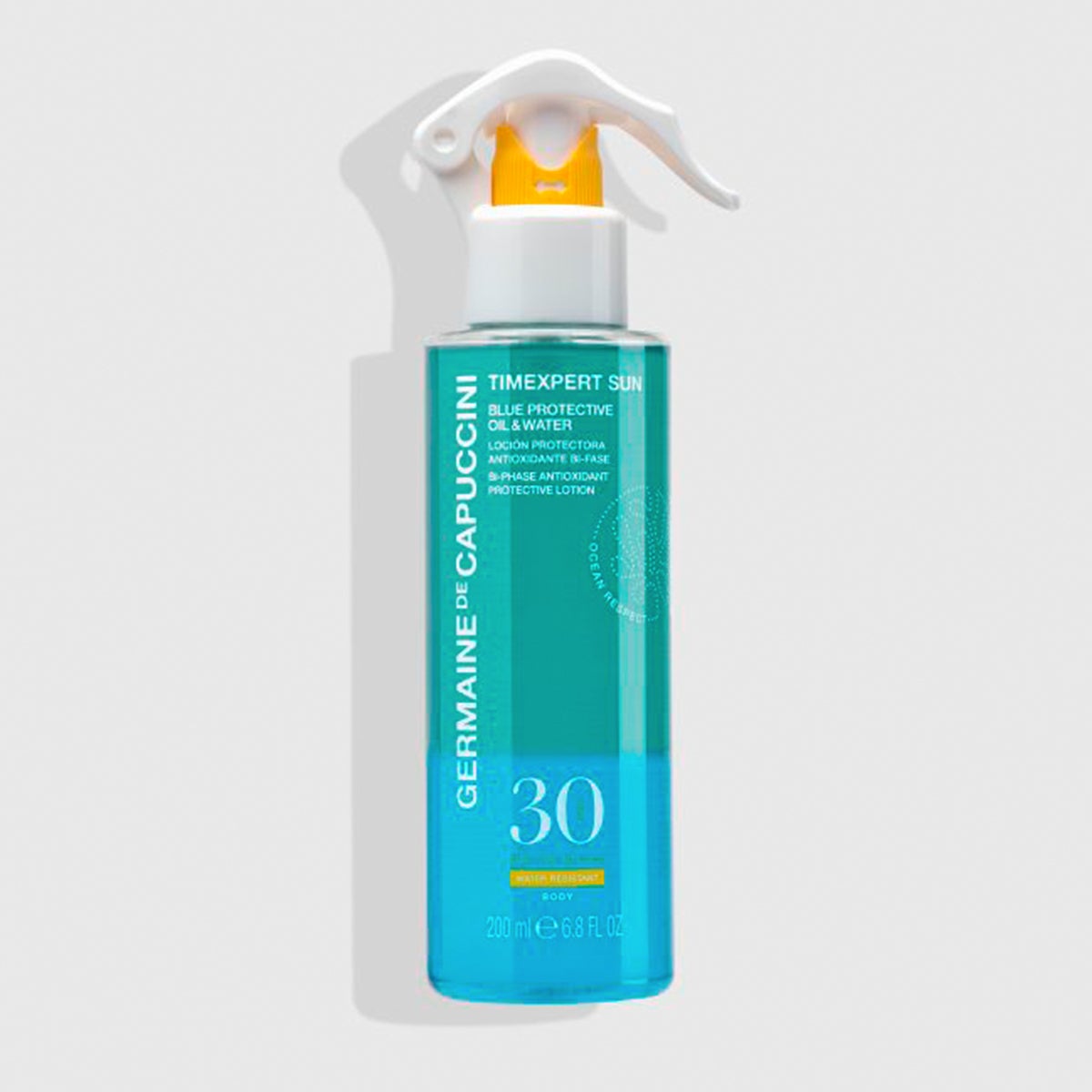 Este protector solar de Germaine de Capuccini cuenta con una textura bifase que ayuda a calmar la piel durante el verano. Además, gracias a su textura oleosa protege de los rayos UV e hidrata.