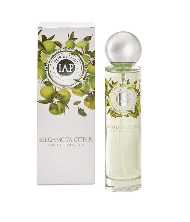 Pure Fleur Bergamota Citrus es el agua de colonia que usarás todos los días. Sobre todo por su aroma cítrico que dura toda la jornada, gracias a su combinación de combinación floral de la bergamota, cítrico del pomelo y toques de sándalo. Es de IAP. Precio: 8,64 €.