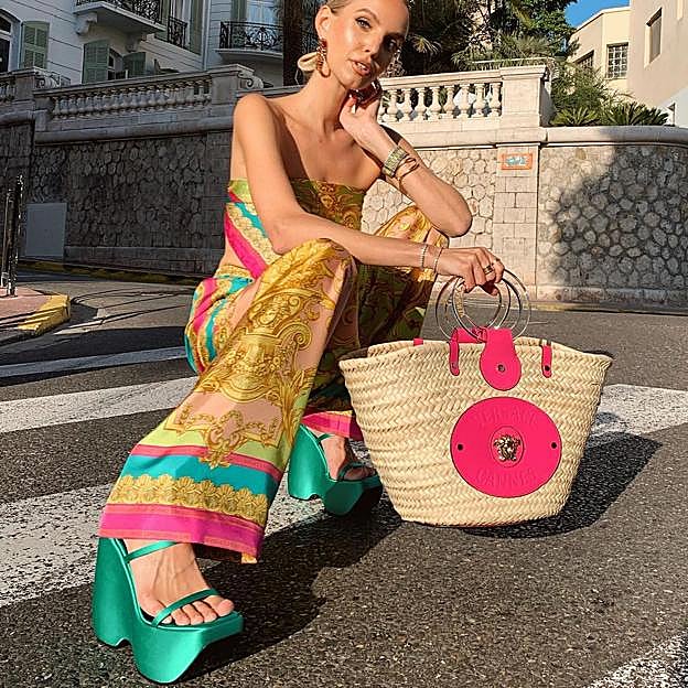 Estas sandalias de colores rejuvenecen cualquier look, son cómodas y combinan con todo