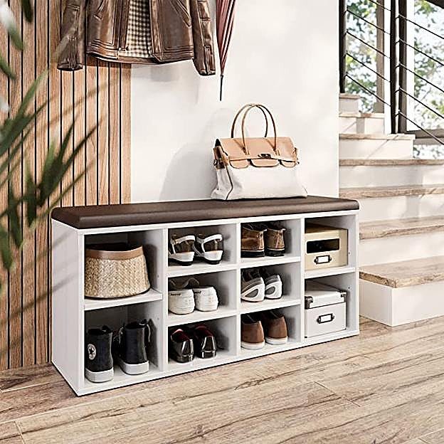 Un zapatero muy rústico para casas que apuestan por la madera.