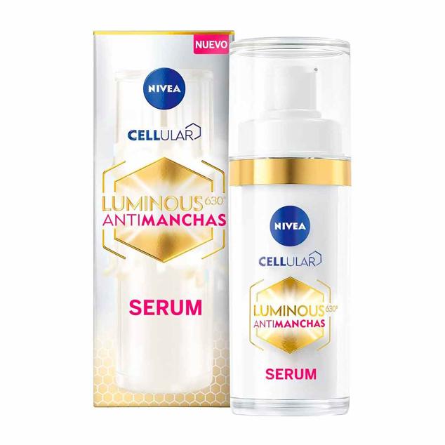 Otro de los sérums de supermercado que tienen buena aceptación son los de Nivea. En concreto este sérum antimanchas que unifica el tono y cuenta además, con ácido hialurónico para dar firmeza al rostro. Cómpralo aquí