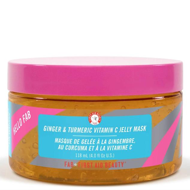 Hello FAB Ginger and Turmeric Vitamin C Jelly Mask de First Aid Beauty se deshace de la piel apagada y fatigada en minutos. Esta mascarilla intensiva está formulada con superalimentos revitalizadores, con efecto détox, iluminadores y antiestrés como son la cúrcuma y el jengibre. Además, su formato gel refrescante y de rápida absorción descogestiona, alivia e hidrata en profundidad. La vitamina C corrige manchas y signos de la edad, el regaliz impulsa el resplandor, los aceites estimula la piel y el ácido láctico aclara y suaviza. Cómpralo aquí