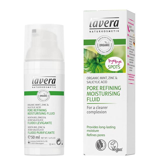 El Pore Refining Moisturising Fluid de Lavera está enriquecido con zinc y extracto de corteza de sauce.  Cómpralo aquí