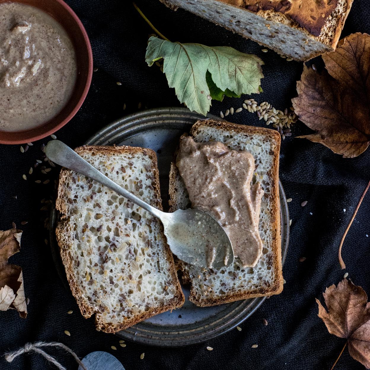 Por qué deberías incluir la crema de cacahuete en tu dieta (aunque sin pasarte): beneficios en el día a día y cómo comerla