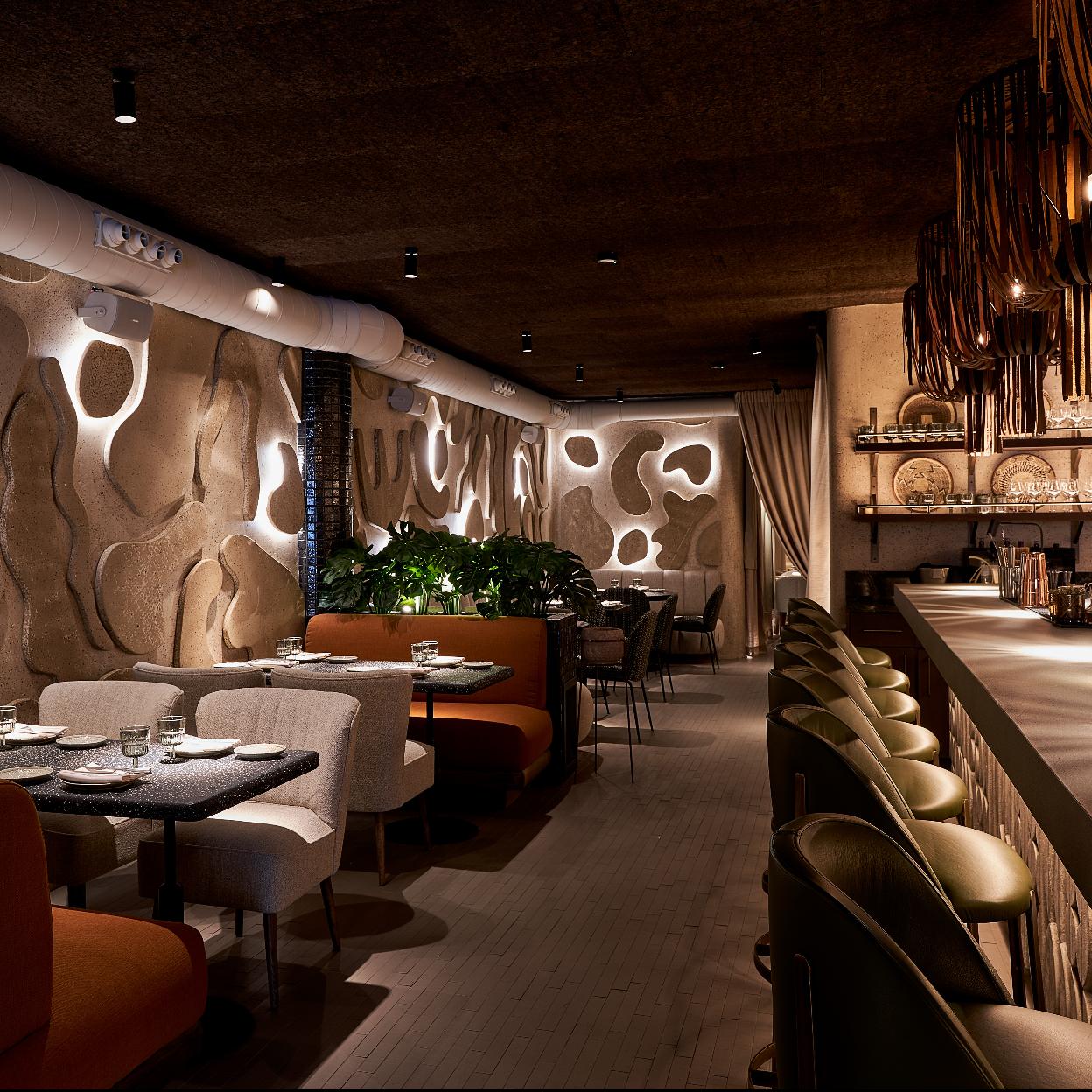 Entre los restaurantes que puedes disfrutar en Madrid en agosto, está Terracotta. 