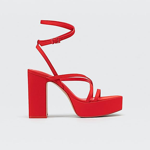 Imagen principal - Todas las sandalias de plataforma de la nueva colección de Stradivarius.