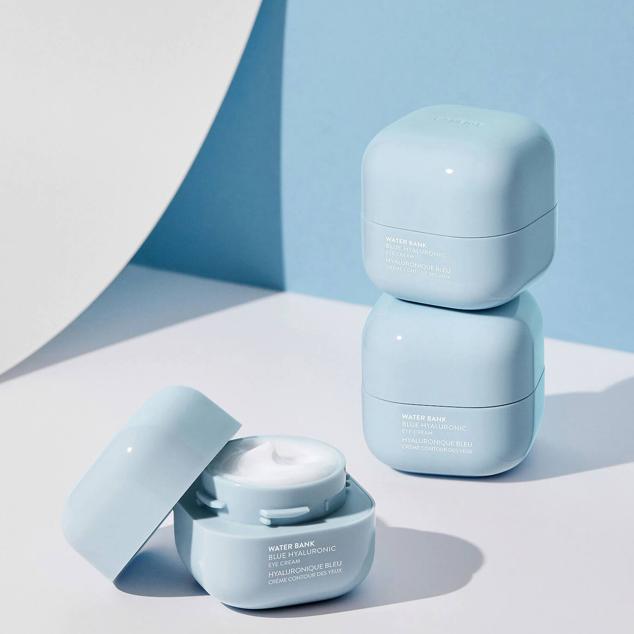 El Water Bank Eye Gel de Laneige está elaborado a partir de ácido hialurónico fermentado con algas.