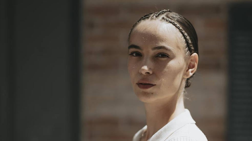 Hidrata el contorno de los ojos para dejar la piel flexible y radiante