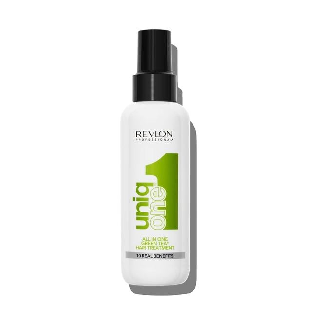 UniqOne Hair Treatment es el mejor tratamiento para cabellos secos o dañados, podrás utilizarlo tanto con el pelo húmedo como seco. Además, su fragancia floral blanca y verde consigue maravillas con tu melena. Es de Revlon. Precio: 8,99 €. 
