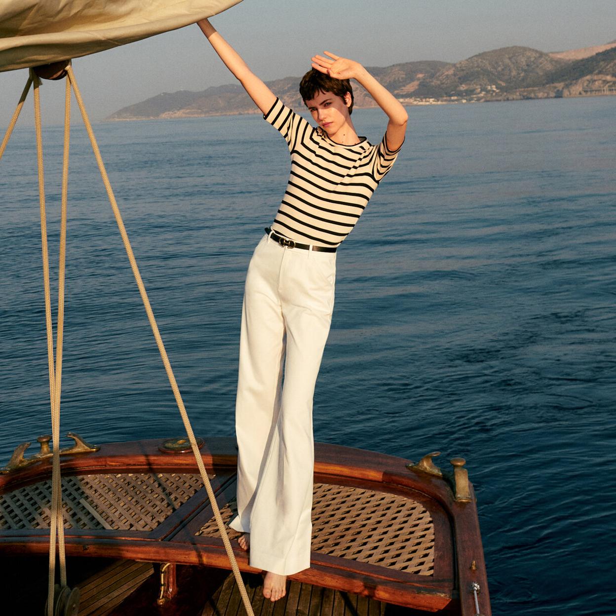 Tenemos el vestido de rayas de Massimo Dutti (y la camiseta) para vestir como las influencers francesas todos los veranos