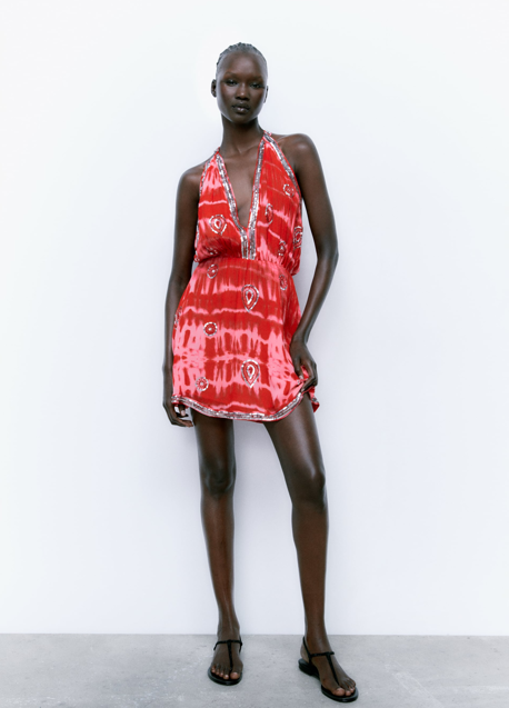 Imagen - Vestido boho de Zara en color rojo.